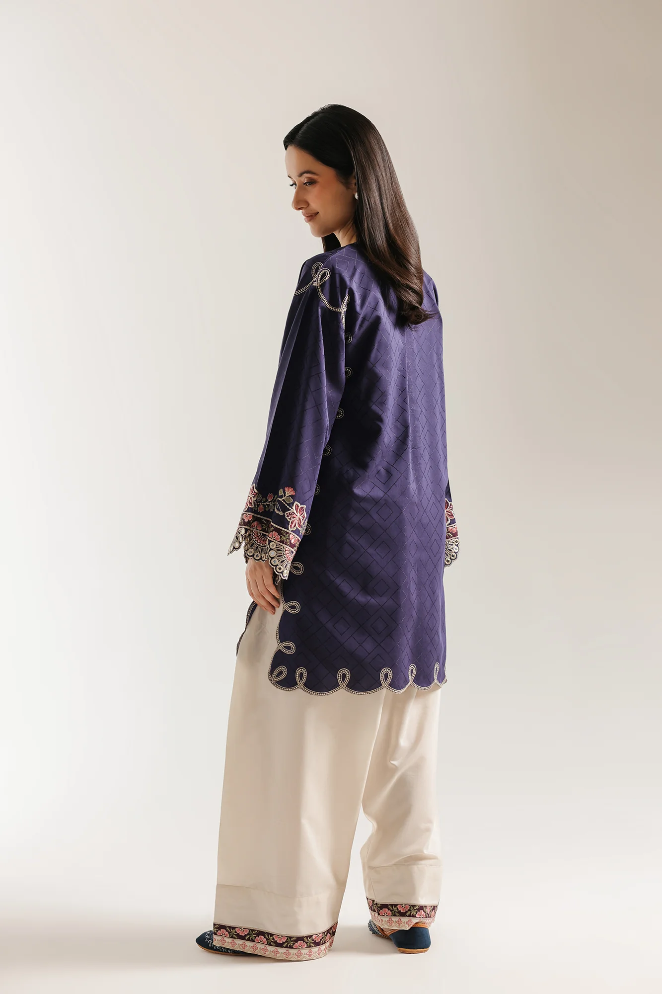 EMBROIDERED SUIT (E4323/103/507) - Image 3