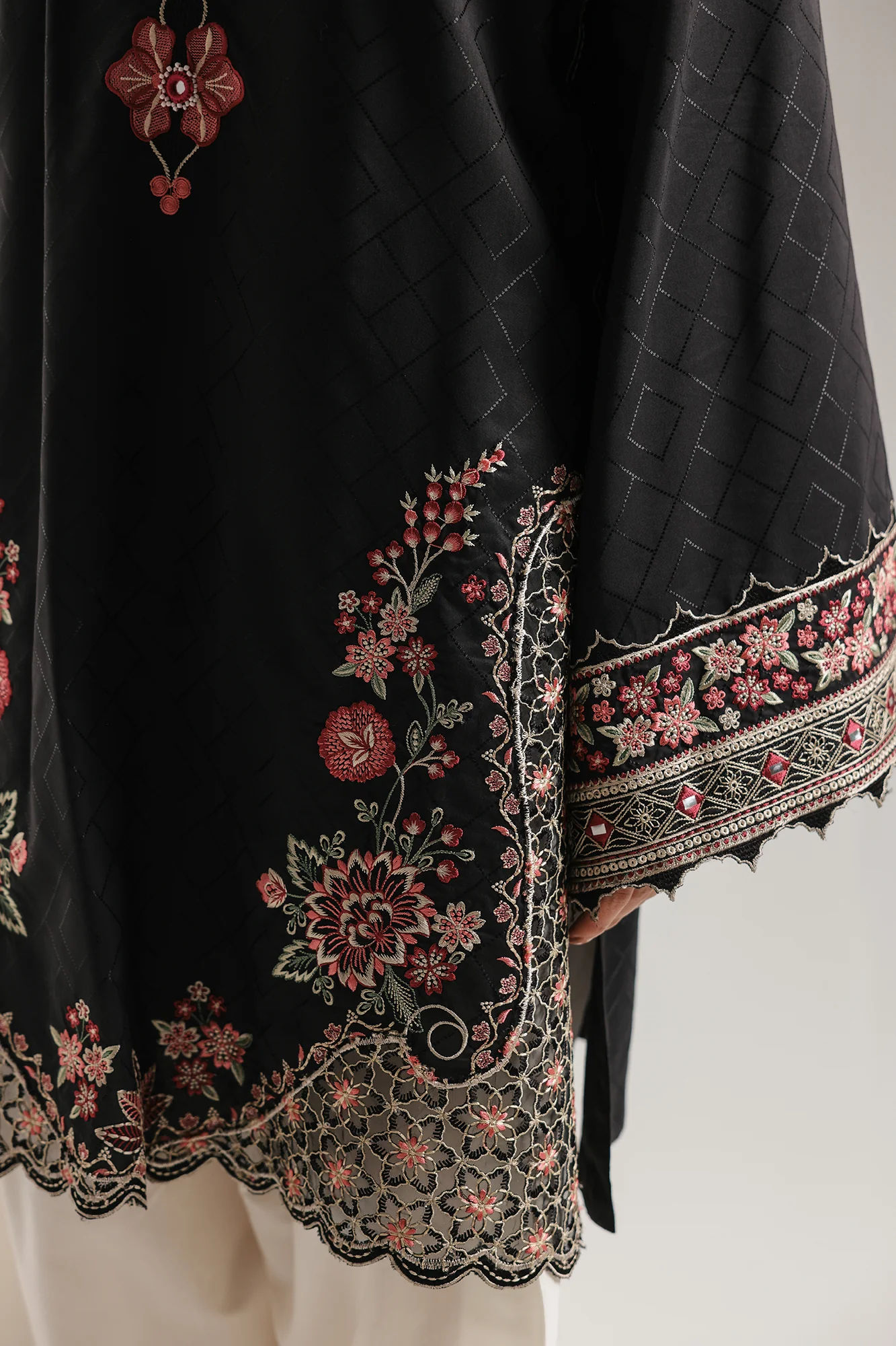 EMBROIDERED SUIT (E4324/103/902) - Image 5