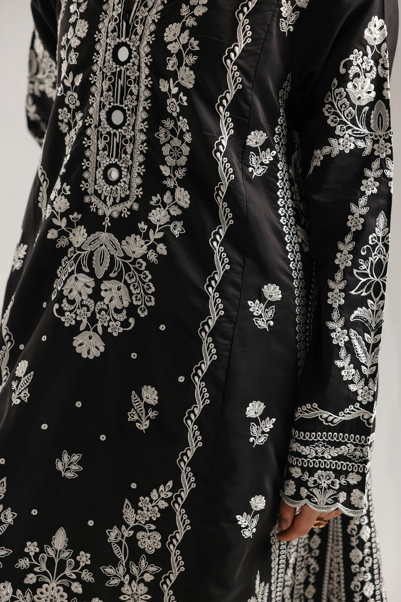 EMBROIDERED SUIT (E4333/103/901) - Image 6