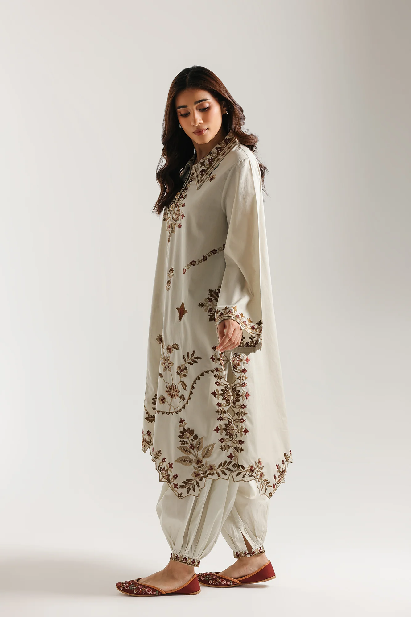 EMBROIDERED SUIT (E4373/103/006) - Image 3