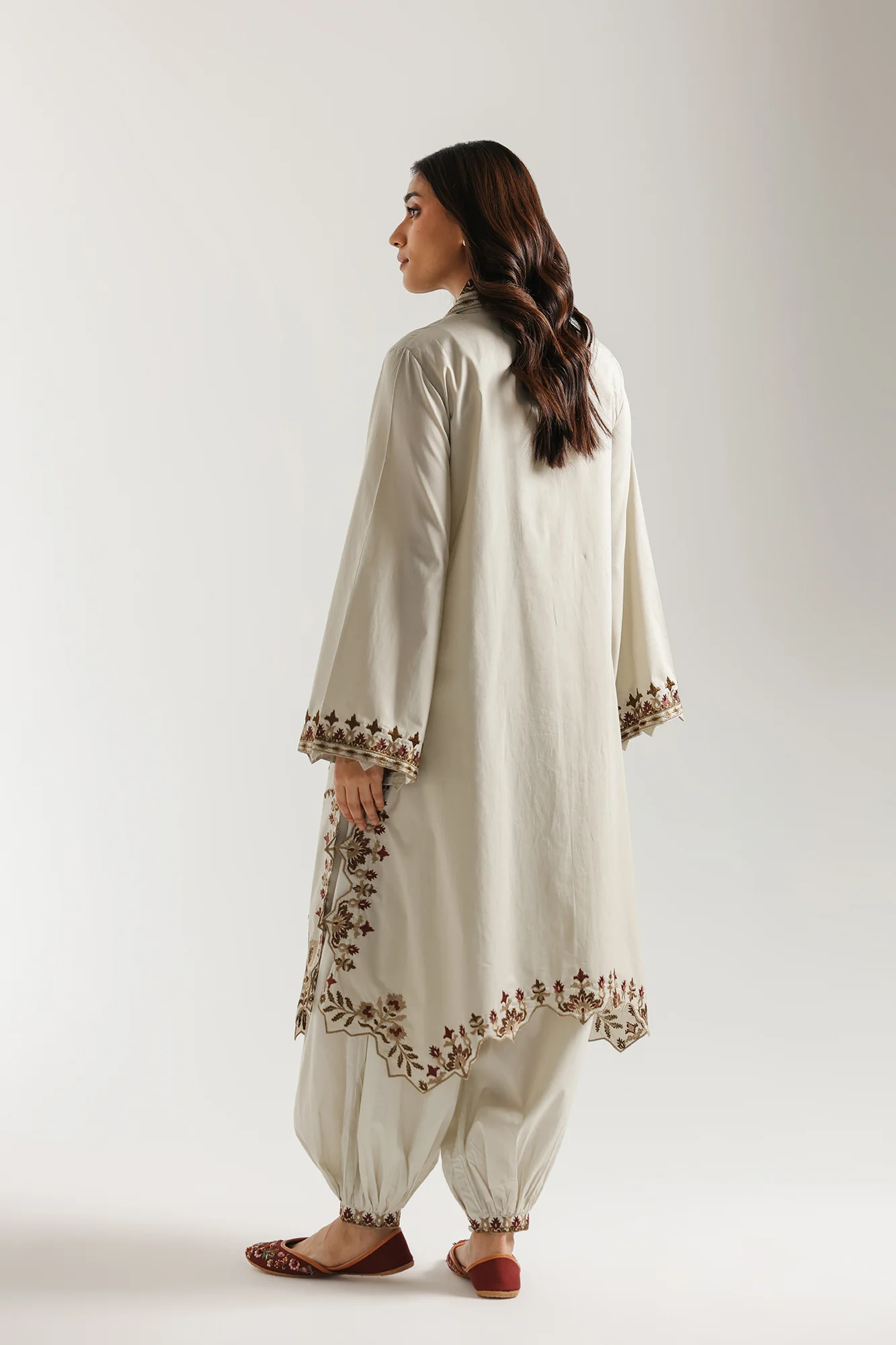 EMBROIDERED SUIT (E4373/103/006) - Image 4