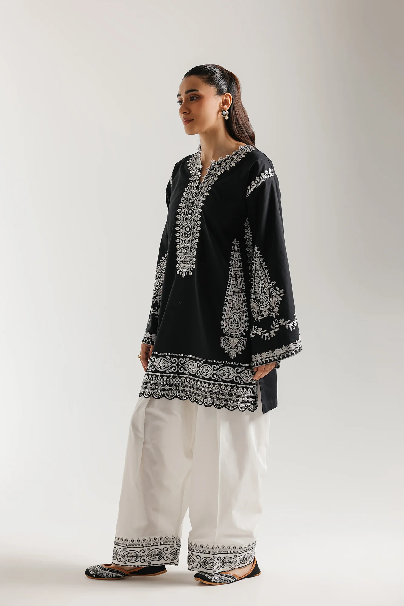 EMBROIDERED SUIT (E4380/103/902) - Image 3