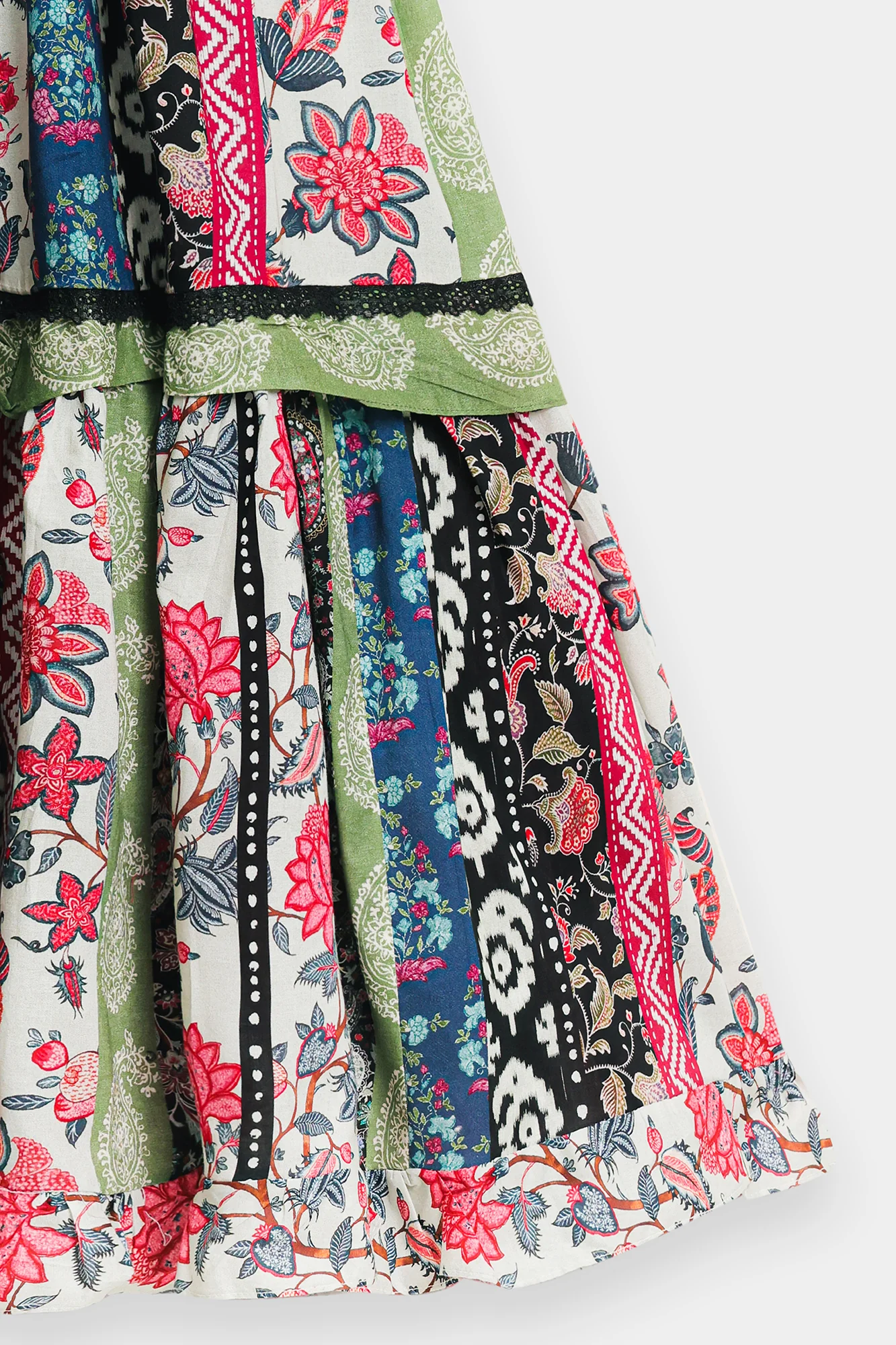 DRESS (E120/002/0041) - Image 13