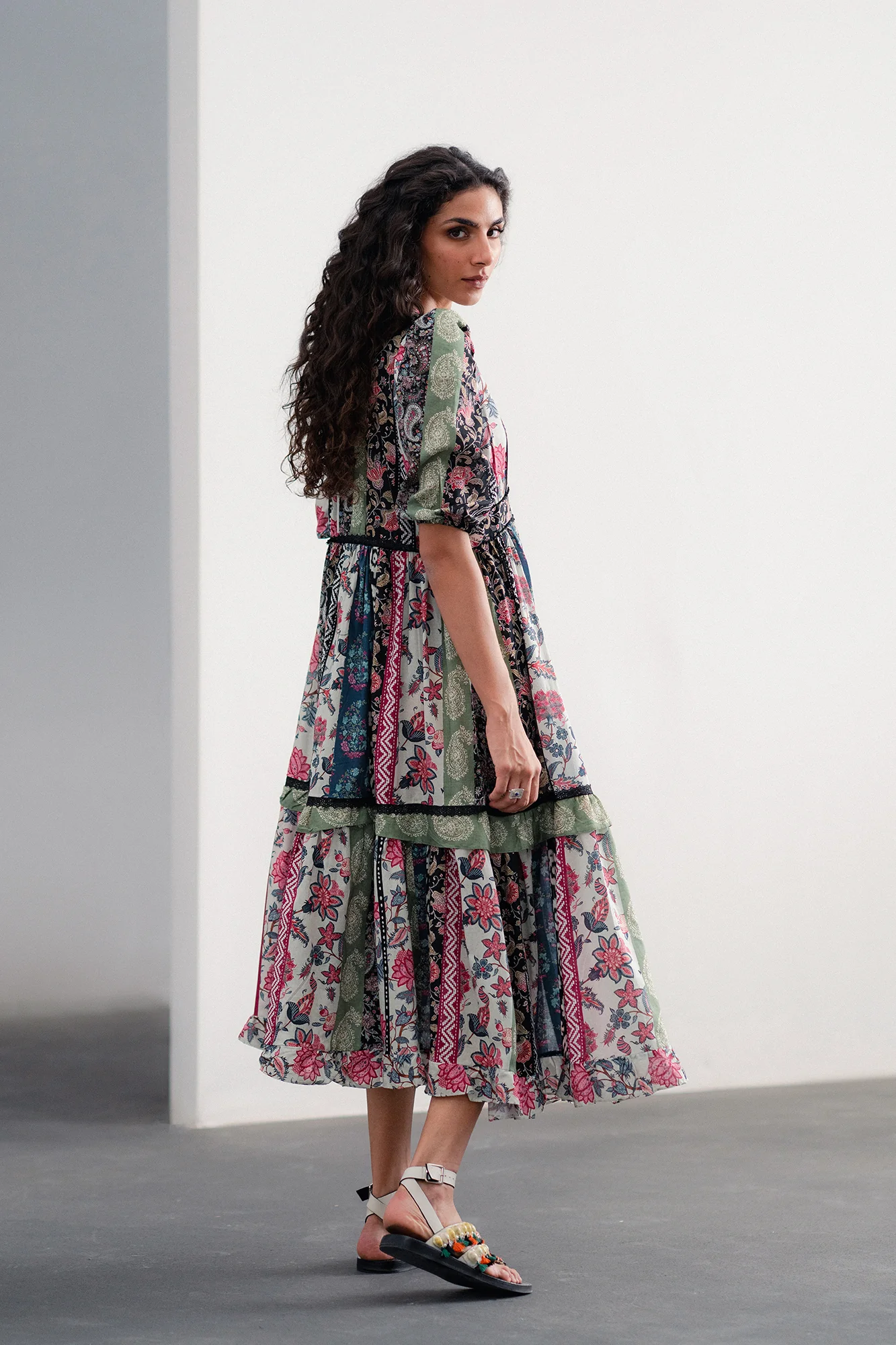 DRESS (E120/002/0041) - Image 5